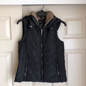 Black Zip-up Hooded Vest